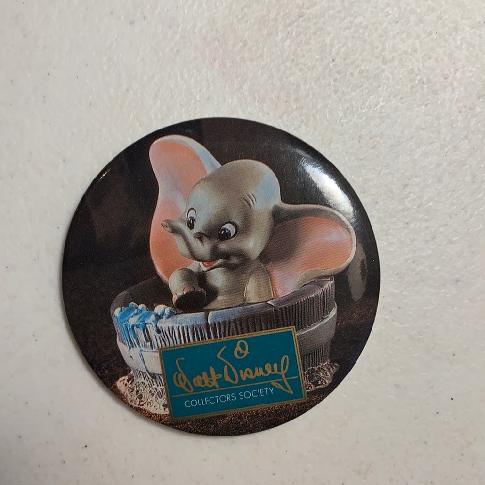 Walt Disney Collector’s Society Dumbo Button - Picture 1 of 4